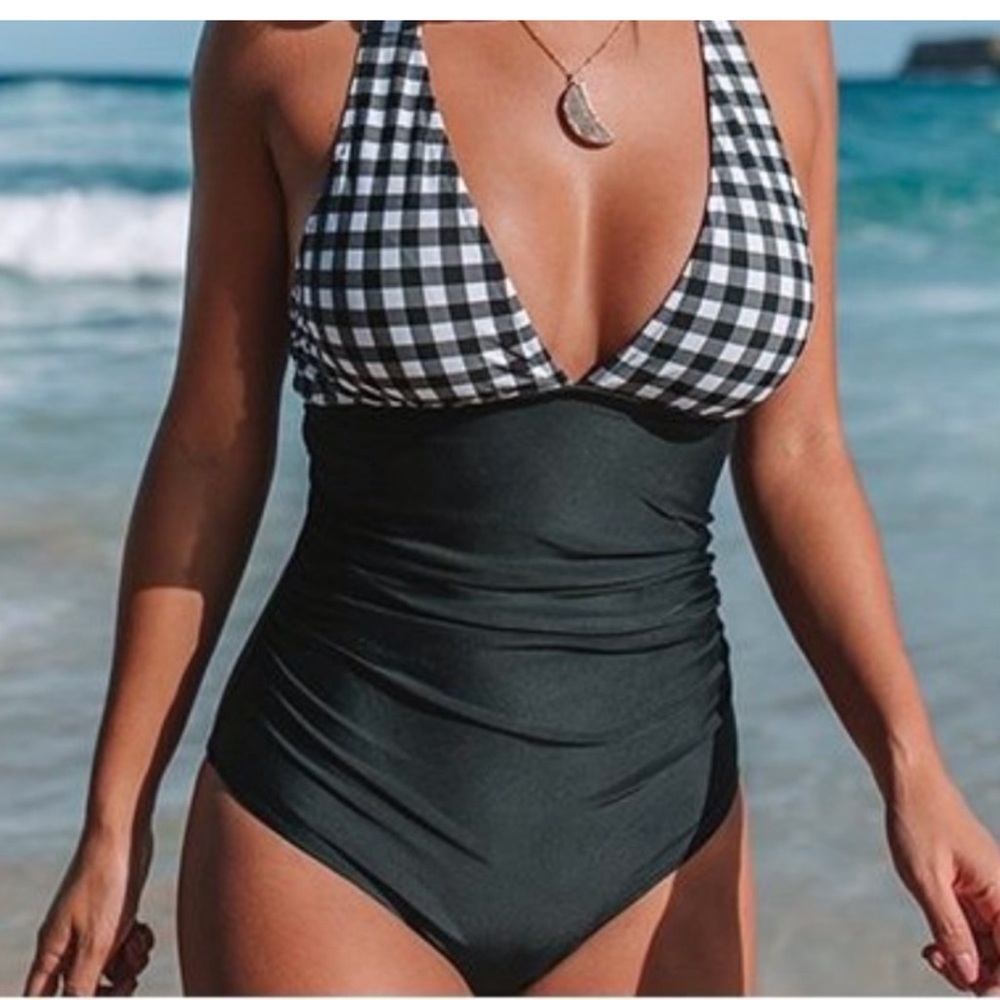 NWT Cupshe Black & White Gingham Ruched Criss Cross Back One-Piece Swimsuit